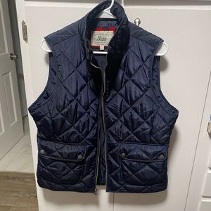 GH Bass Vest- navy blue and slimming
